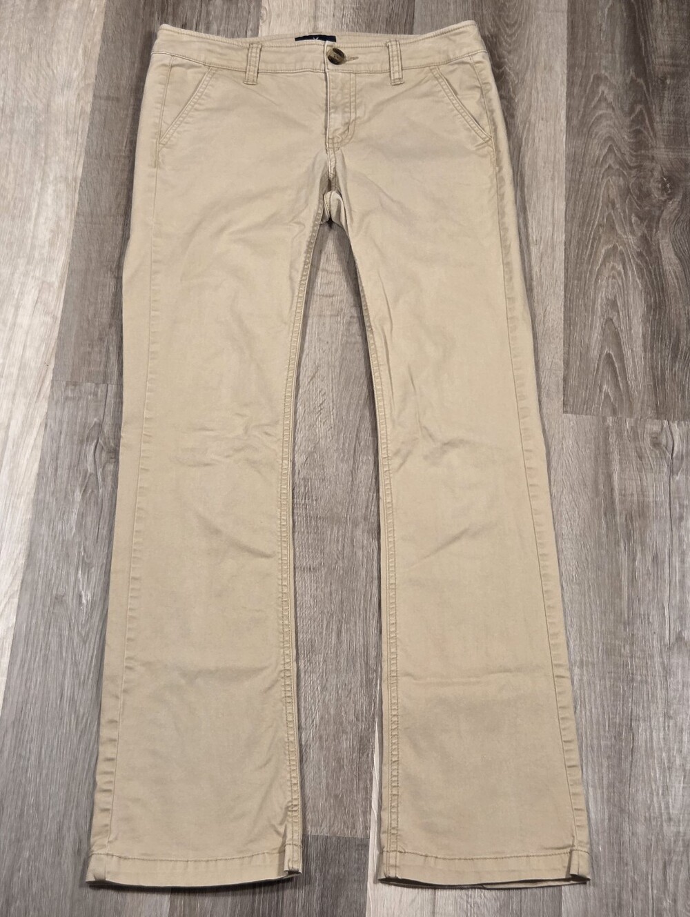 American Eagle Y2K Low Rise Kick Boot Chinos Women's 2 Short Khaki Retro